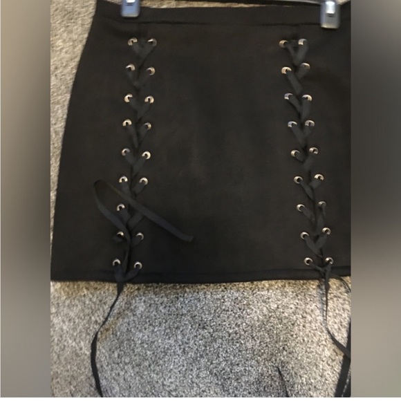 Suede tie up skirt - Picture 2 of 2